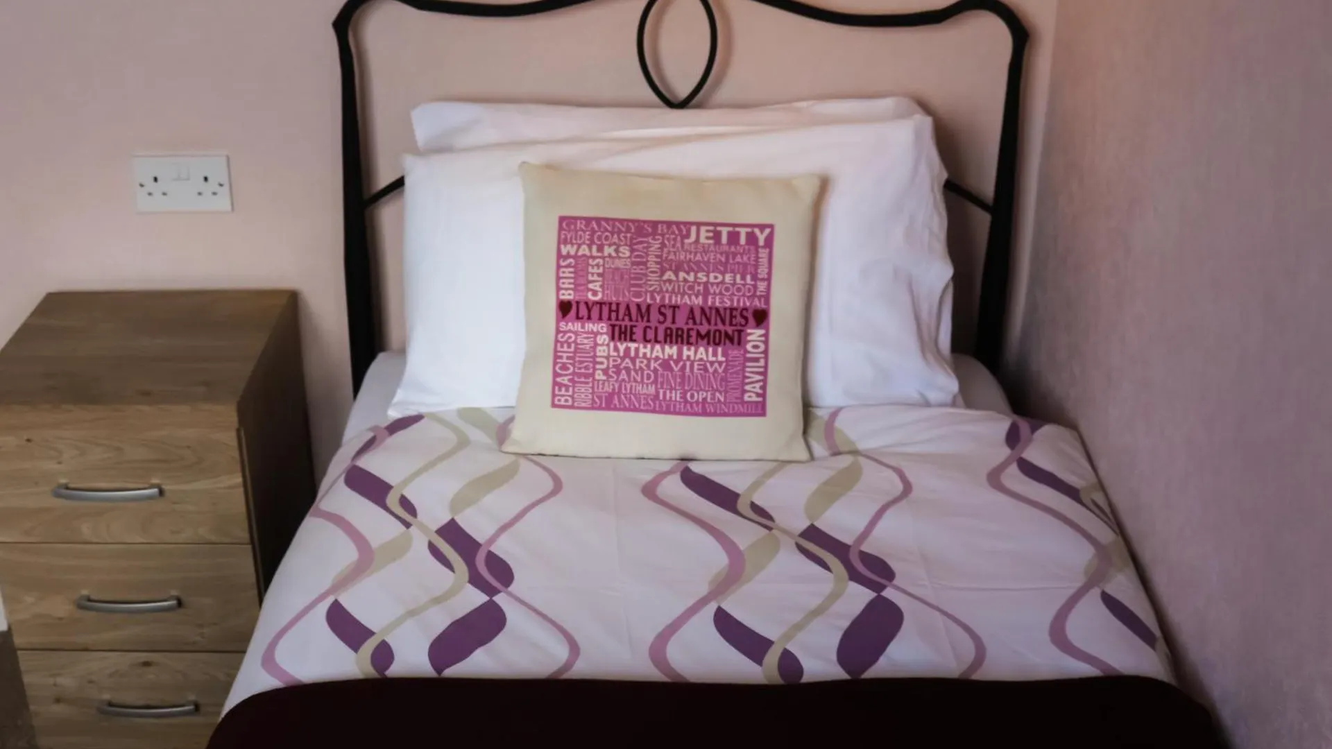 *** Guest house The Claremont Hotel Lytham St Annes United Kingdom