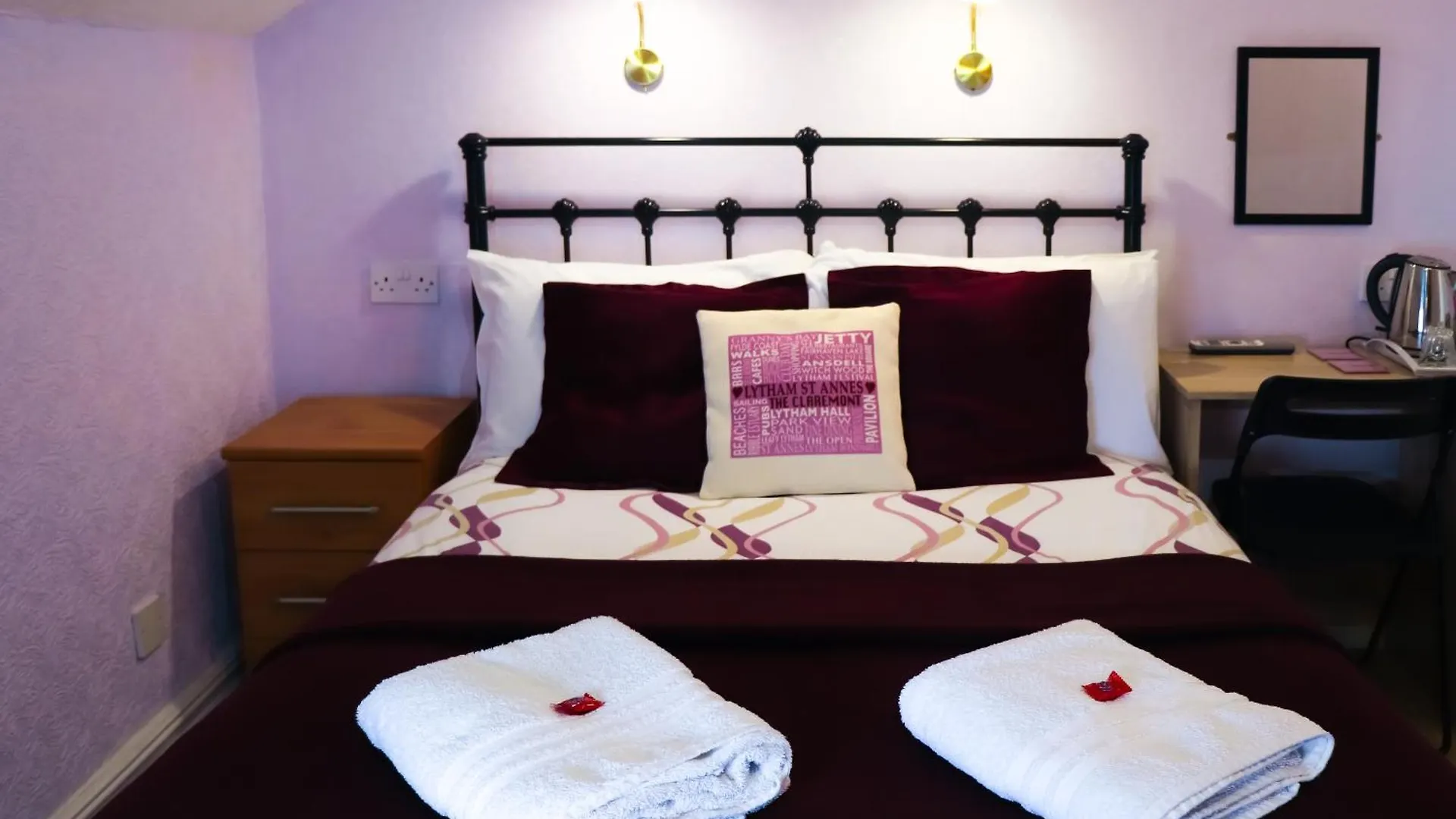 *** Guest house The Claremont Hotel Lytham St Annes United Kingdom