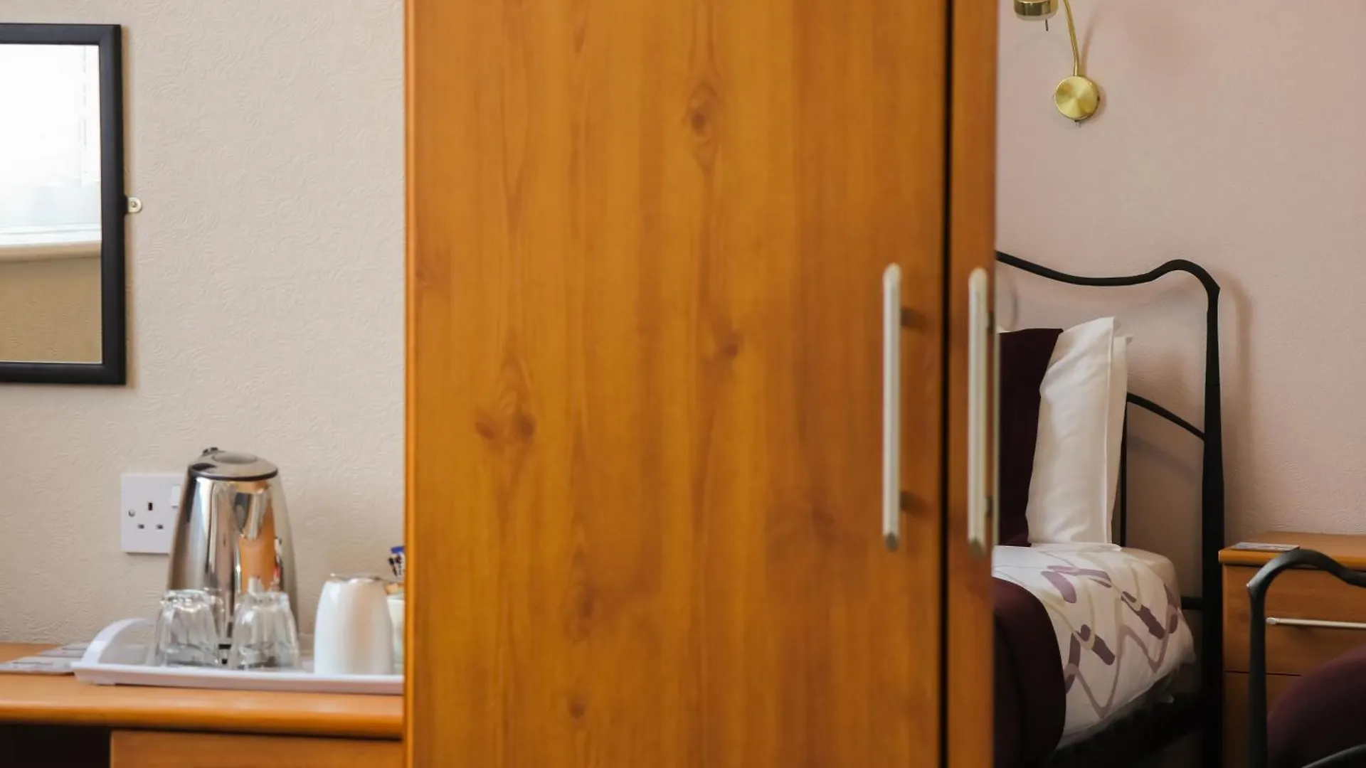The Claremont Hotel Lytham St Annes Guest house