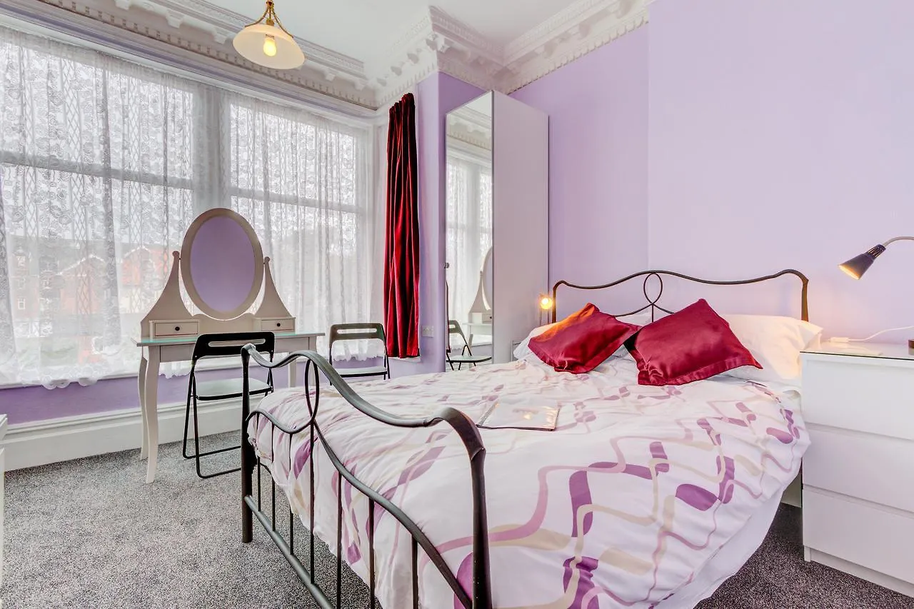 Guest house The Claremont Hotel Lytham St Annes