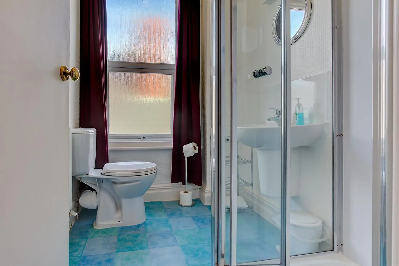 The Claremont Hotel Lytham St Annes Guest house